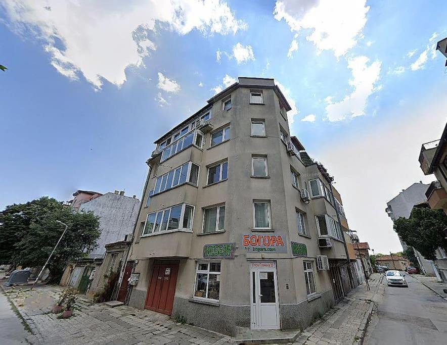 Modern Bright Apartment Close To City Center And Grand Mall Varna Eksteriør bilde