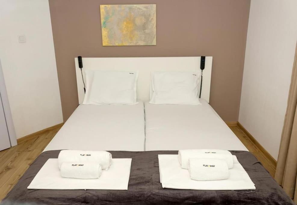 Modern Bright Apartment Close To City Center And Grand Mall Varna Eksteriør bilde