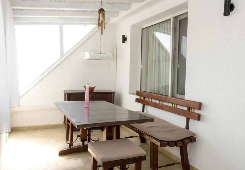 Modern Bright Apartment Close To City Center And Grand Mall Varna Eksteriør bilde
